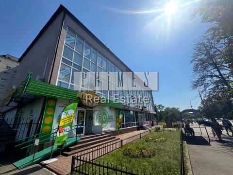 комерційна за адресою Ялтинська вул., 8