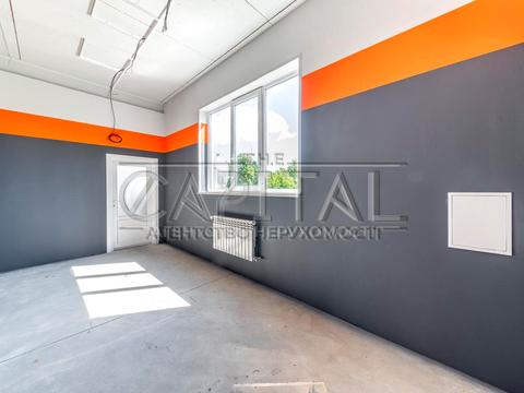 комерційна за адресою Василя Макуха вул. (Івана Шевцова), 1