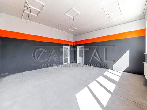 комерційна за адресою Василя Макуха вул. (Івана Шевцова), 1