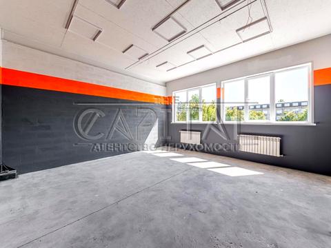 комерційна за адресою Василя Макуха вул. (Івана Шевцова), 1