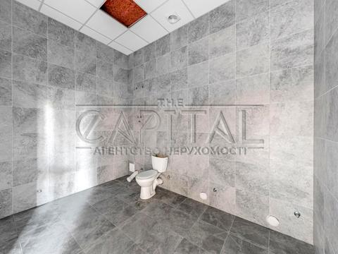 комерційна за адресою Василя Макуха вул. (Івана Шевцова), 1