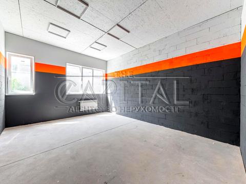 комерційна за адресою Василя Макуха вул. (Івана Шевцова), 1