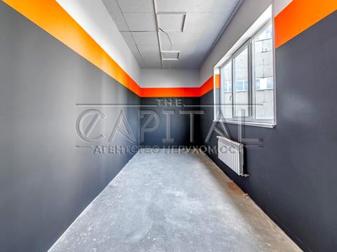 комерційна за адресою Василя Макуха вул. (Івана Шевцова), 1