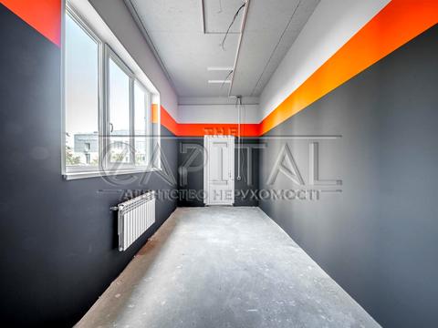 комерційна за адресою Василя Макуха вул. (Івана Шевцова), 1