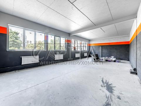 комерційна за адресою Василя Макуха вул. (Івана Шевцова), 1