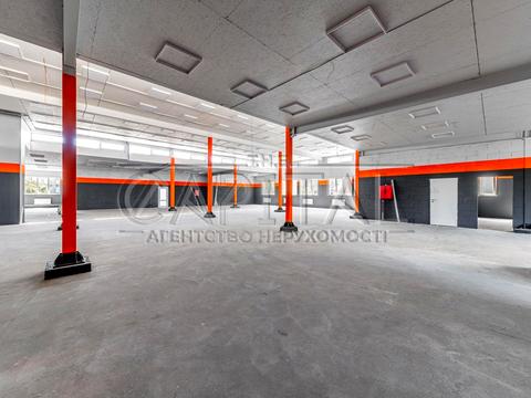 комерційна за адресою Василя Макуха вул. (Івана Шевцова), 1