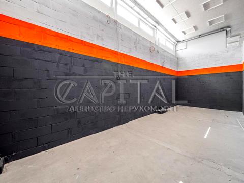 комерційна за адресою Василя Макуха вул. (Івана Шевцова), 1