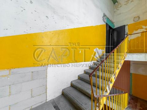 комерційна за адресою Василя Макуха вул. (Івана Шевцова), 1