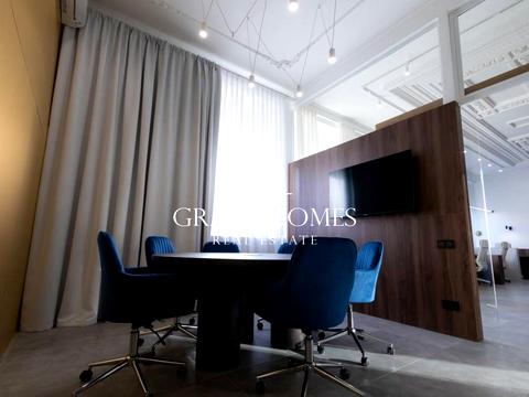 комерційна за адресою Богдана Хмельницького вул., 32