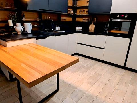 будинок за адресою Соборна вул. ()