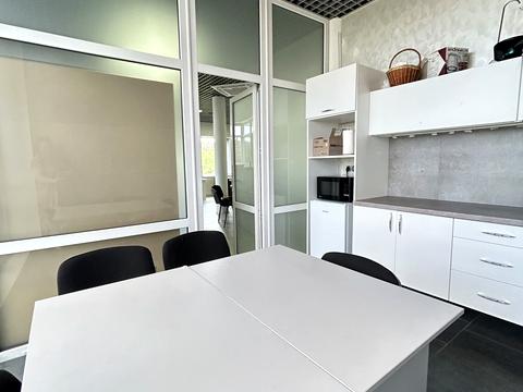 комерційна за адресою Поезії вул. (Грибоєдова), 15