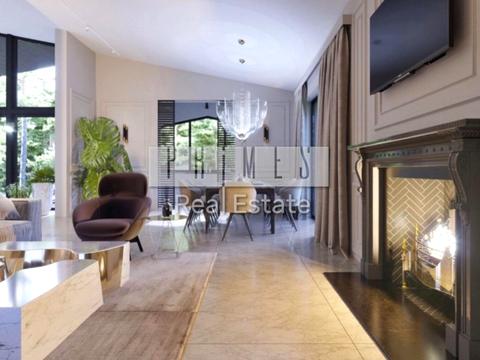 будинок за адресою Набережна вул.