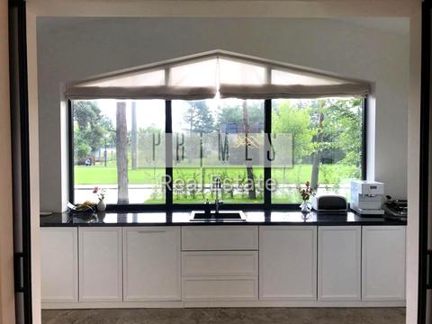 будинок за адресою Набережна вул.