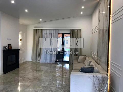 будинок за адресою Набережна вул.