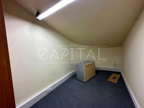 комерційна за адресою Богдана Хмельницького вул., 52а