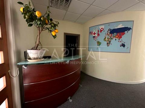 комерційна за адресою Богдана Хмельницького вул., 52а