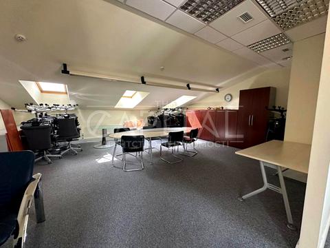 комерційна за адресою Богдана Хмельницького вул., 52а