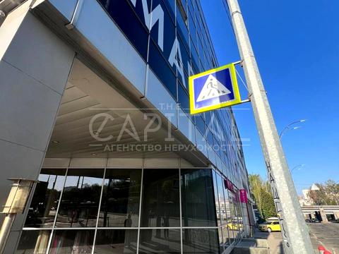 комерційна за адресою Нововокзальна вул., 2