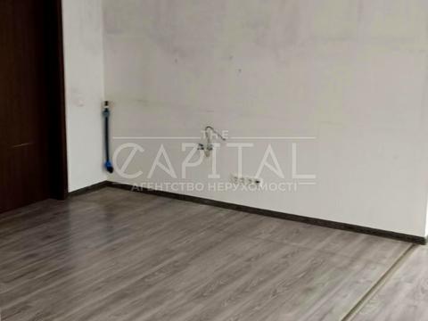 комерційна за адресою Нововокзальна вул., 2