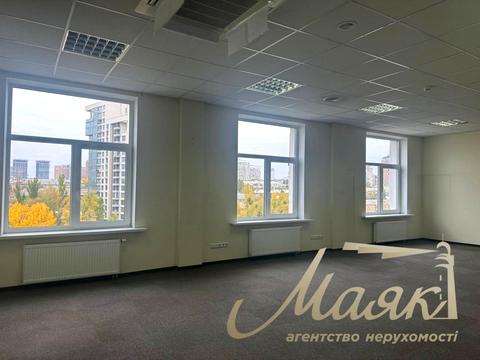 комерційна за адресою Миколи Міхновського бульв. (Дружби Народів), 19-А