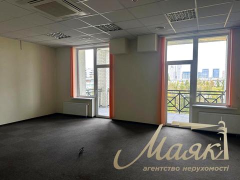 комерційна за адресою Миколи Міхновського бульв. (Дружби Народів), 19-А