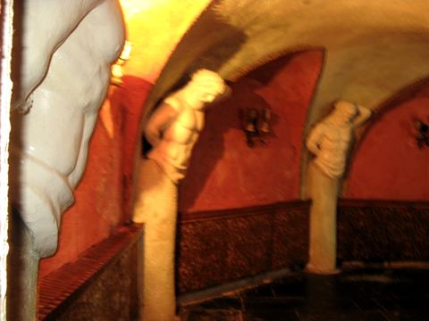 комерційна за адресою Шевченка, 1