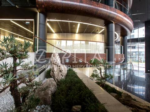 комерційна за адресою Болсуновська вул. (Сергія Струтинського), 13-15