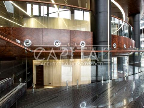 комерційна за адресою Болсуновська вул. (Сергія Струтинського), 13-15