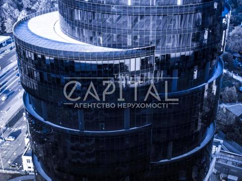 комерційна за адресою Болсуновська вул. (Сергія Струтинського), 13-15