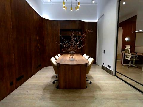 комерційна за адресою Саксаганського вул., 58