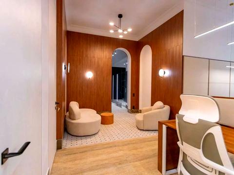 комерційна за адресою Саксаганського вул., 58