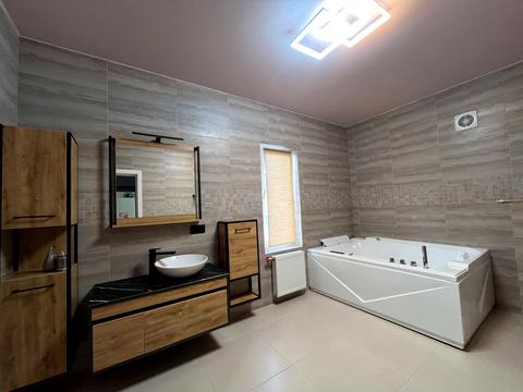 будинок за адресою Молодіжна