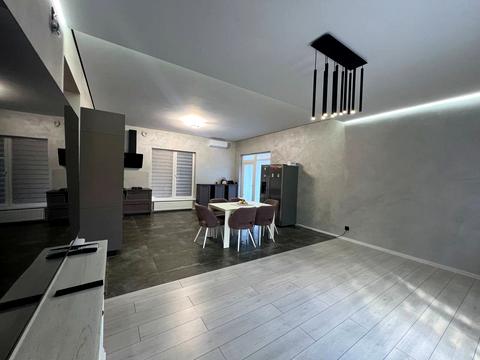 будинок за адресою Молодіжна