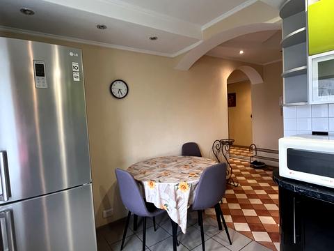 квартира за адресою Глазунова вул., 4