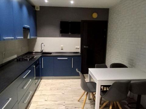 квартира за адресою Державності вул., 114в