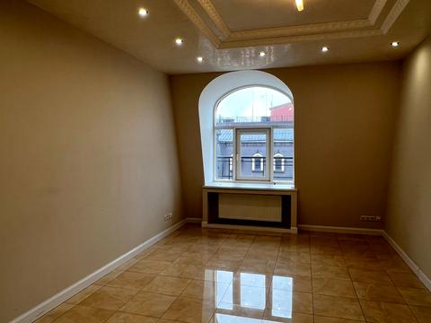 комерційна за адресою Володимирська вул., 40