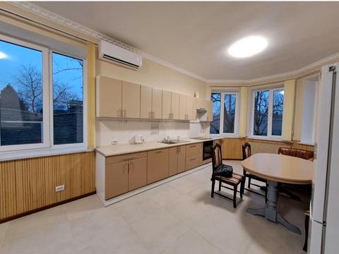 будинок за адресою 8 березня