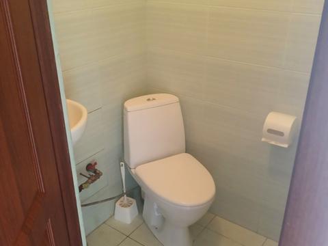 комерційна за адресою Інститутська вул., 6а