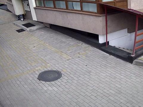 комерційна за адресою 2-й Мирний пров., 1