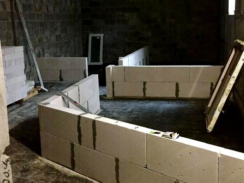 комерційна за адресою 2-й Мирний пров., 1