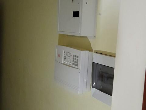 комерційна за адресою Будівельників вул., 2