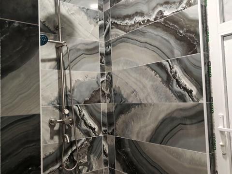 комерційна за адресою Нижня Берегова вул., 1