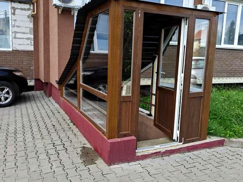 комерційна за адресою Нижня Берегова вул., 1