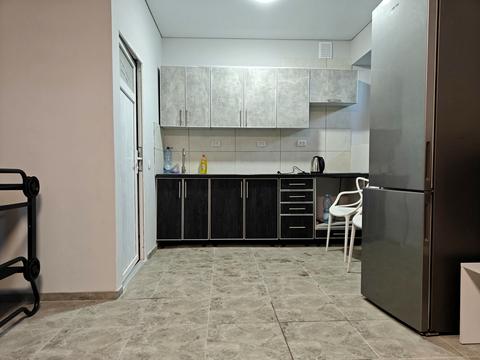 комерційна за адресою Нижня Берегова вул., 1