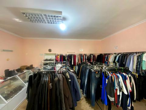 комерційна за адресою Кам'янецька вул., 102