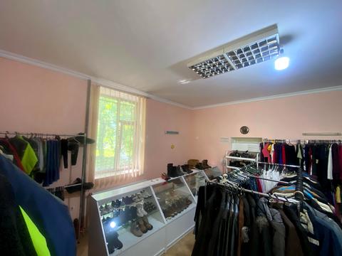 комерційна за адресою Кам'янецька вул., 102