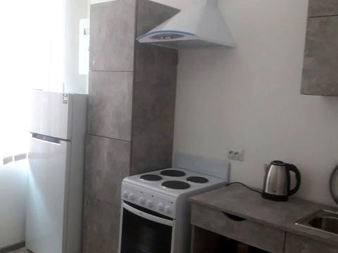 комерційна за адресою Кам'янецька вул., 102