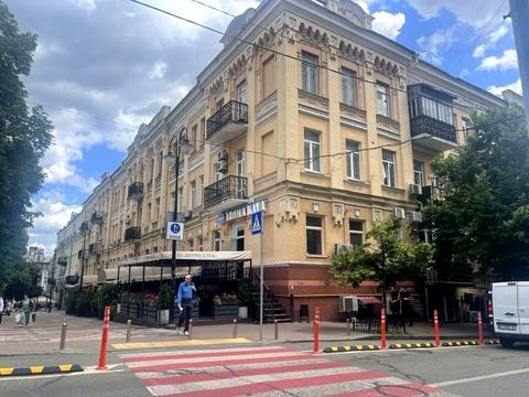 комерційна за адресою Лисенка вул., 1