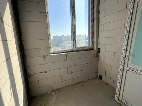 комерційна за адресою Зарічанська вул., 3/4