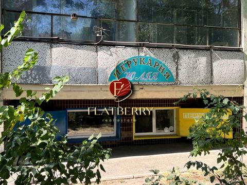 комерційна за адресою Васильківська вул., 42